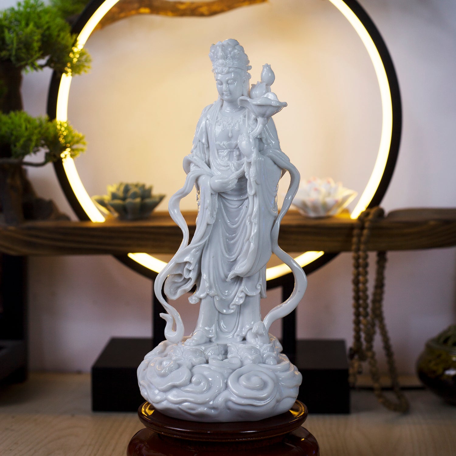 Thế Chí Bodhisattva Statue: Resin Stone Powder Buddhist Decor (23 cm)