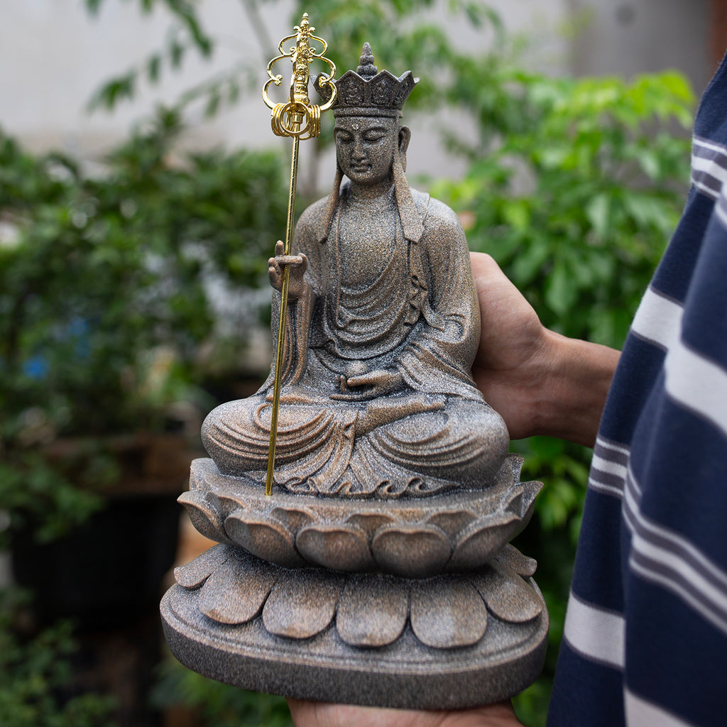 Buddha Trio Statue Set – Shakyamuni (32 cm), Ksitigarbha & Guanyin (30 cm) – Antique Stone Finish