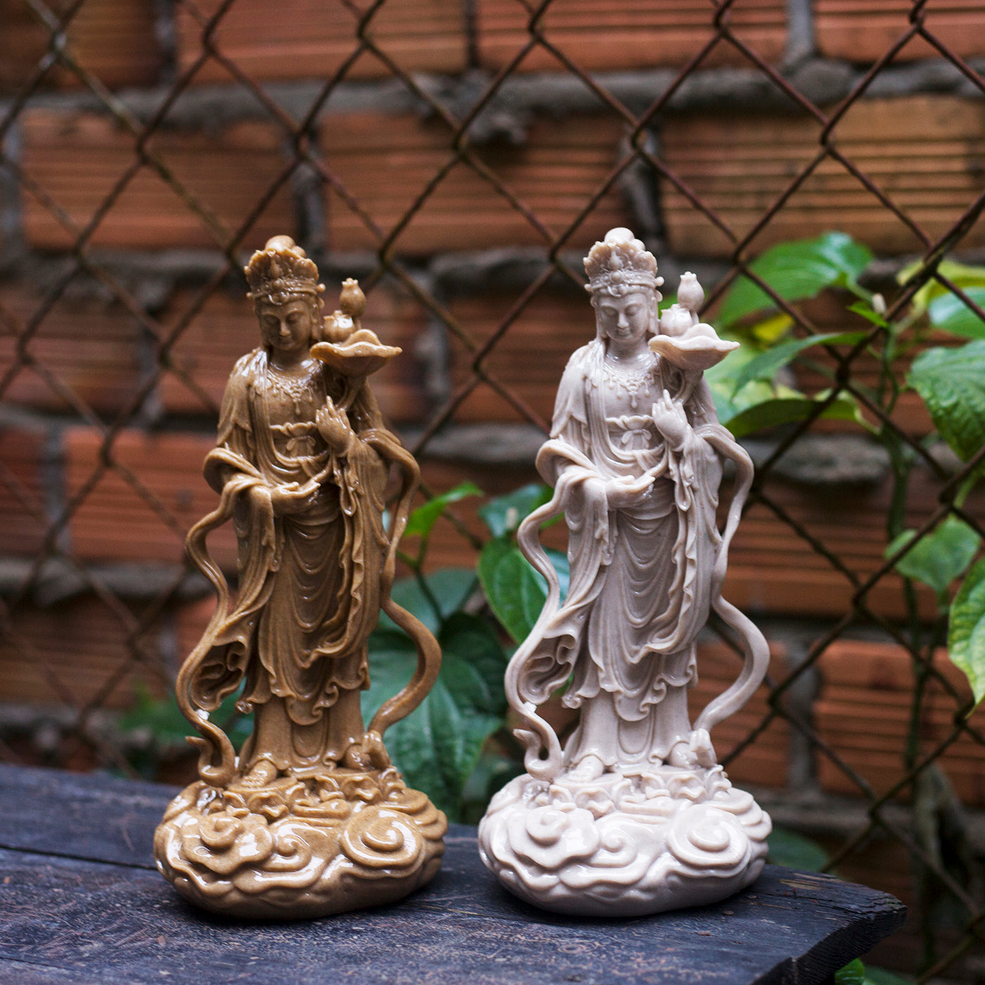 Thế Chí Bodhisattva Statue: Resin Stone Powder Buddhist Decor (23 cm)