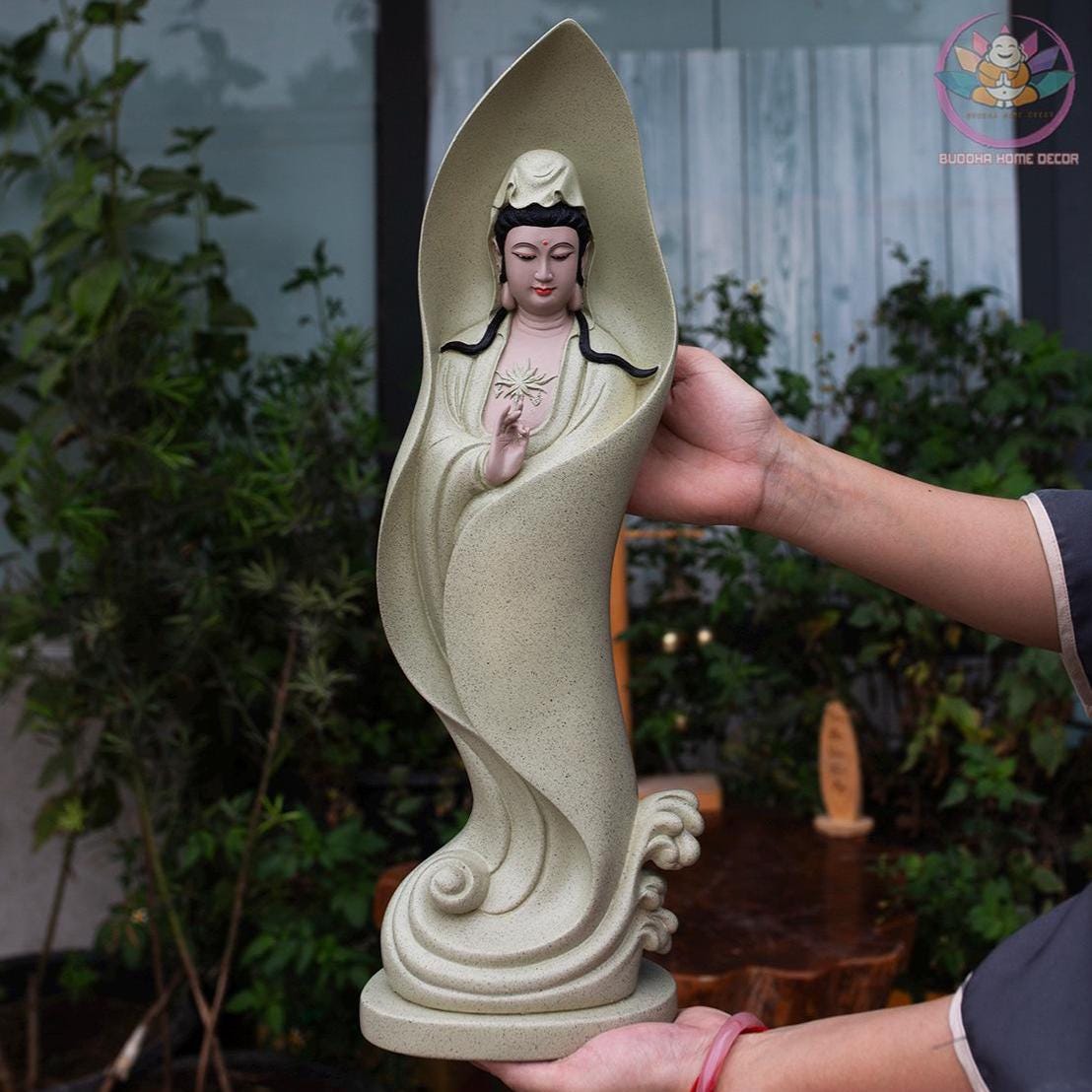 Modern Guanyin Statue – Abstract Bodhisattva Figurine in Flowing Robe – Minimalist Kwan Yin Sculpture for Zen Decor