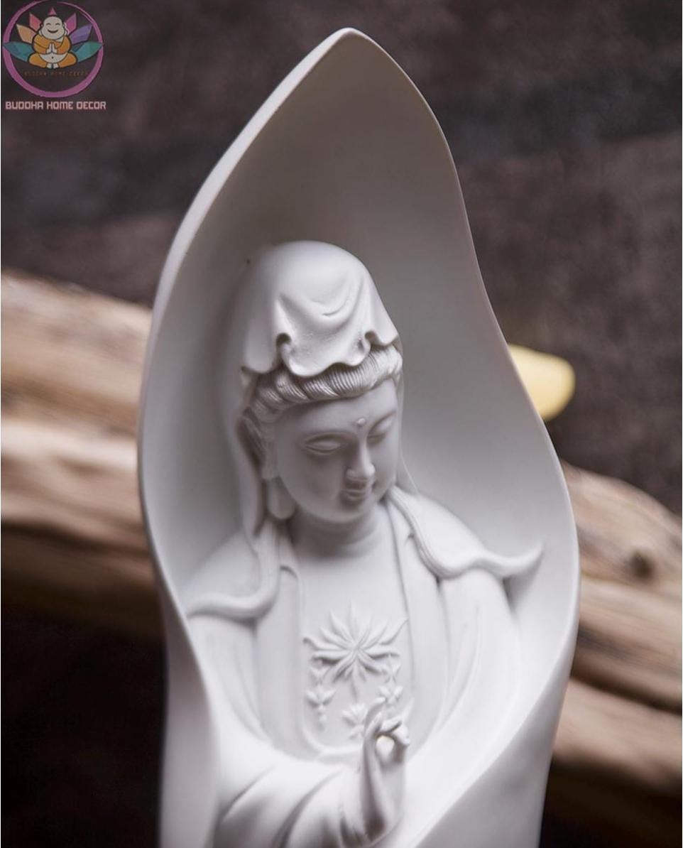 Modern Guanyin Statue – Minimalist Kwan Yin Figurine in Flowing Robe – Modern Bodhisattva Sculpture for Zen & Home Decor