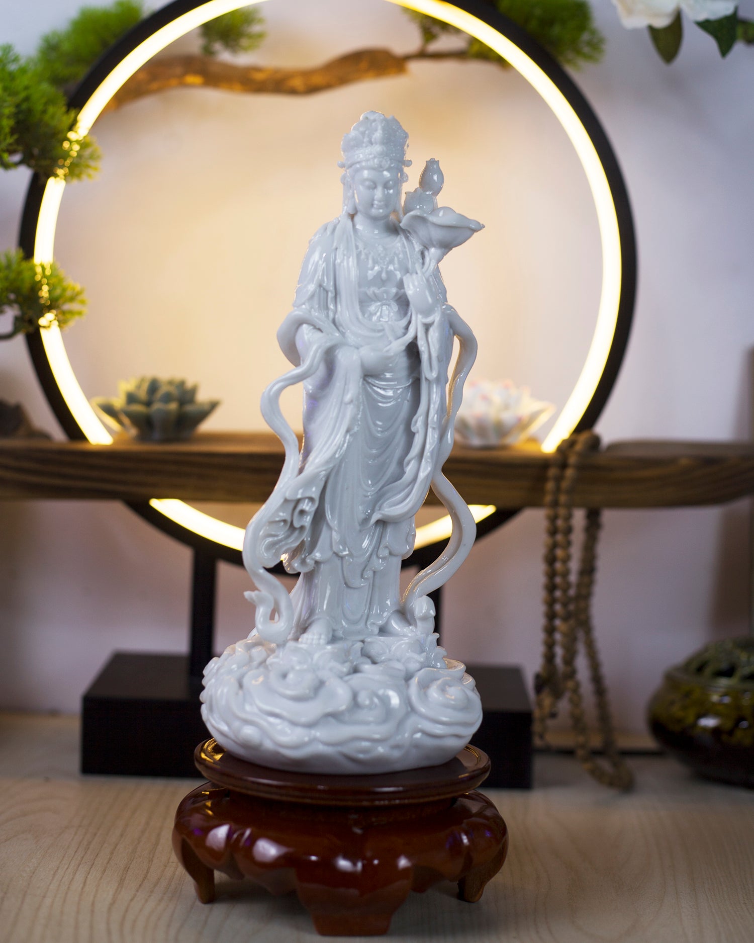 Thế Chí Bodhisattva Statue: Resin Stone Powder Buddhist Decor (23 cm)