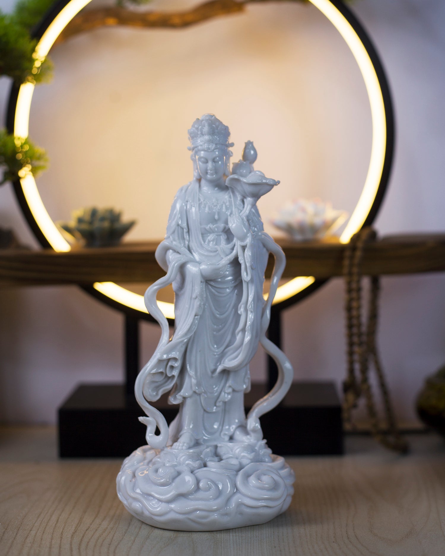 Thế Chí Bodhisattva Statue: Resin Stone Powder Buddhist Decor (23 cm)