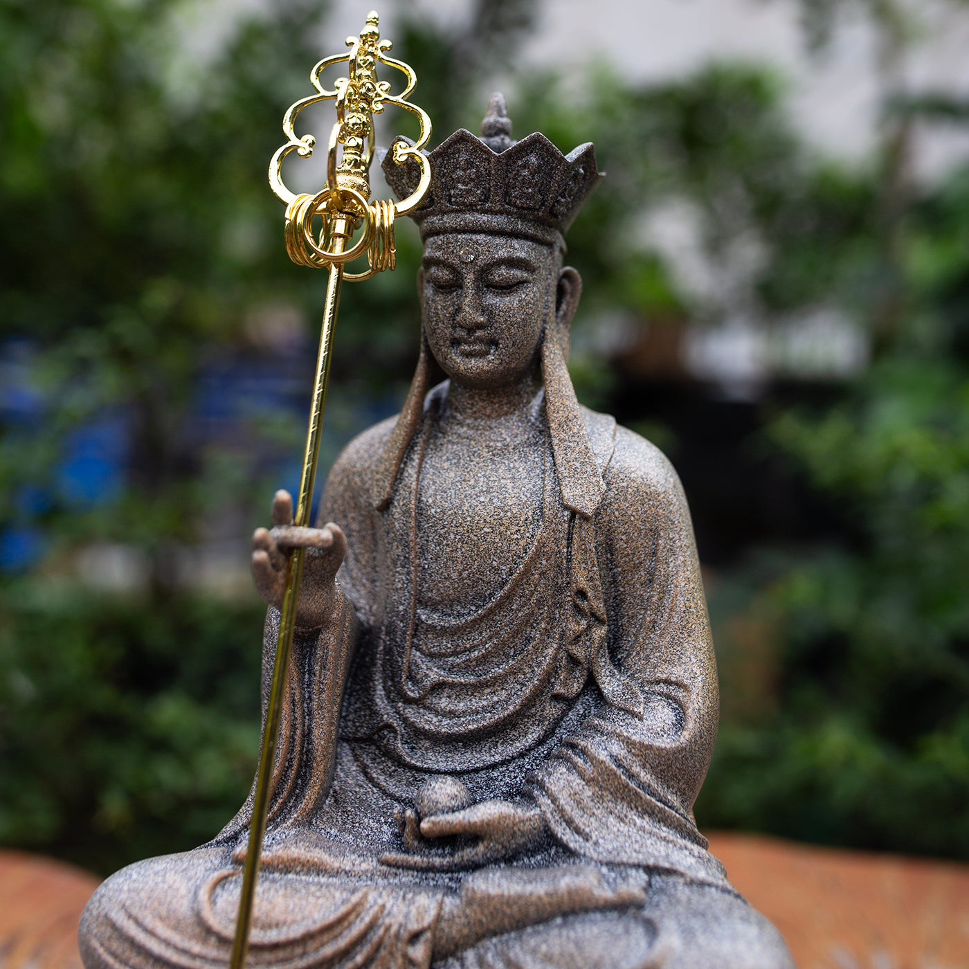 Buddha Trio Statue Set – Shakyamuni (32 cm), Ksitigarbha & Guanyin (30 cm) – Antique Stone Finish