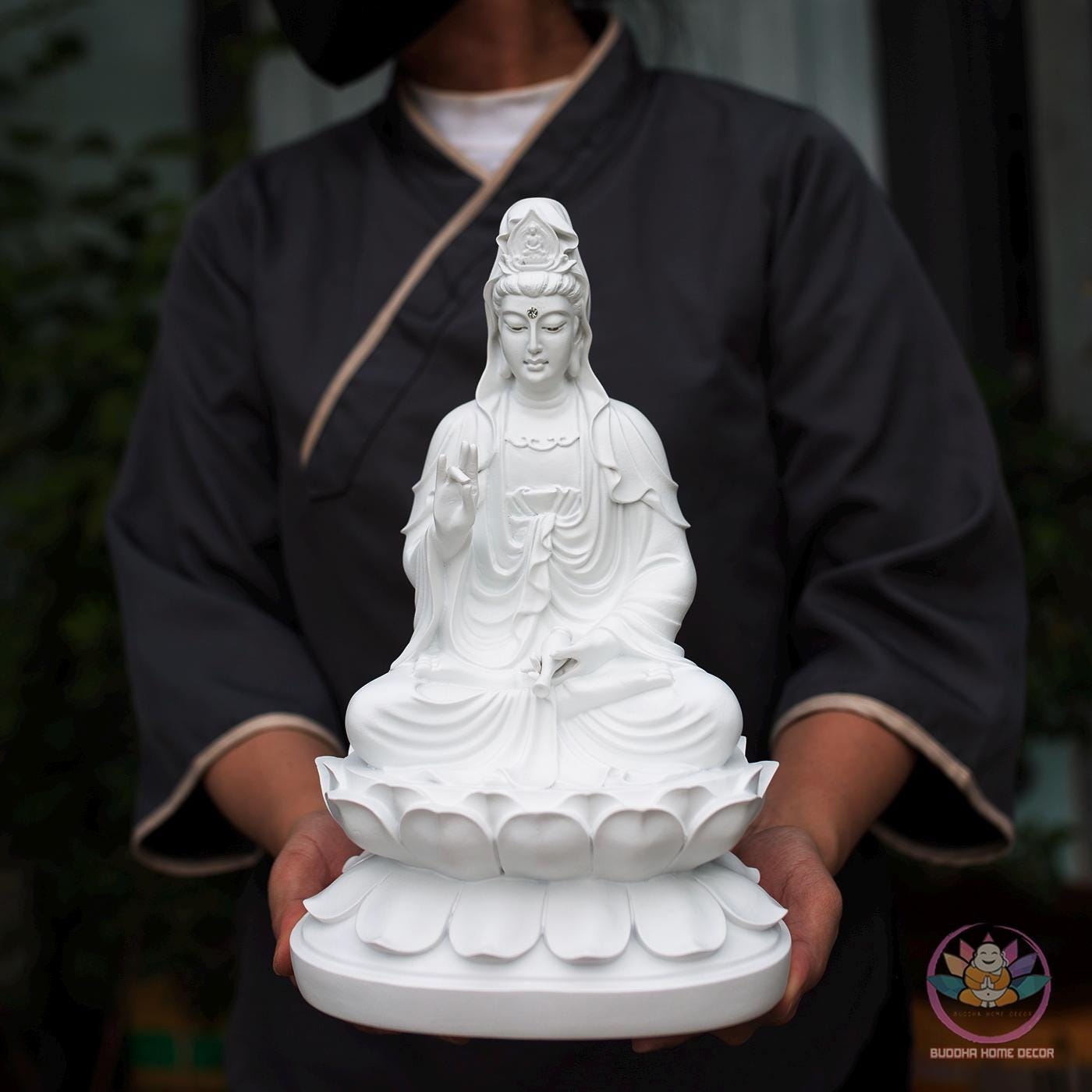 White Guanyin Statue – 30cm (11.8") Kwan Yin Bodhisattva Figurine | Pure Resin & Stone Powder | Meditation Altar Decor