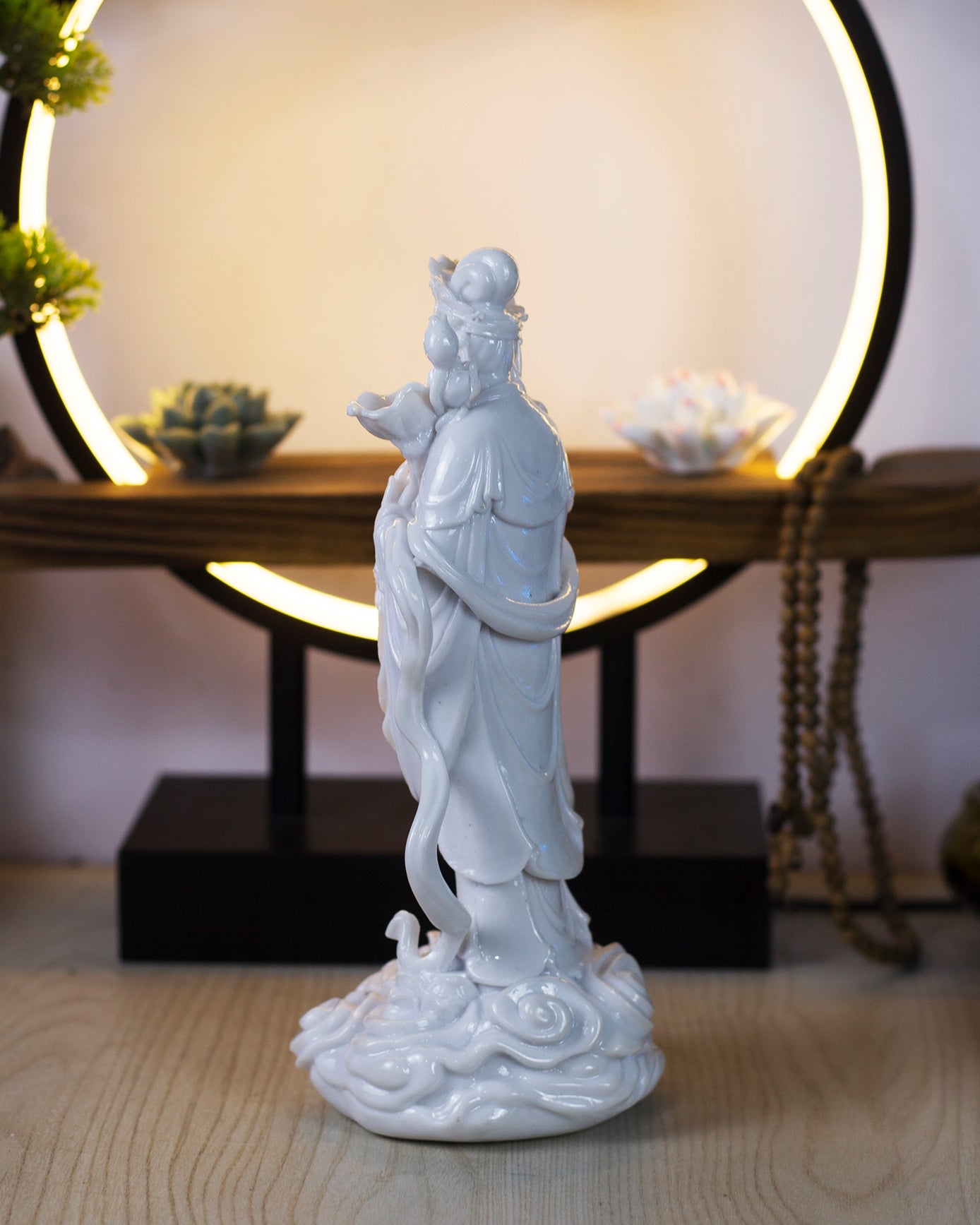 Thế Chí Bodhisattva Statue: Resin Stone Powder Buddhist Decor (23 cm)