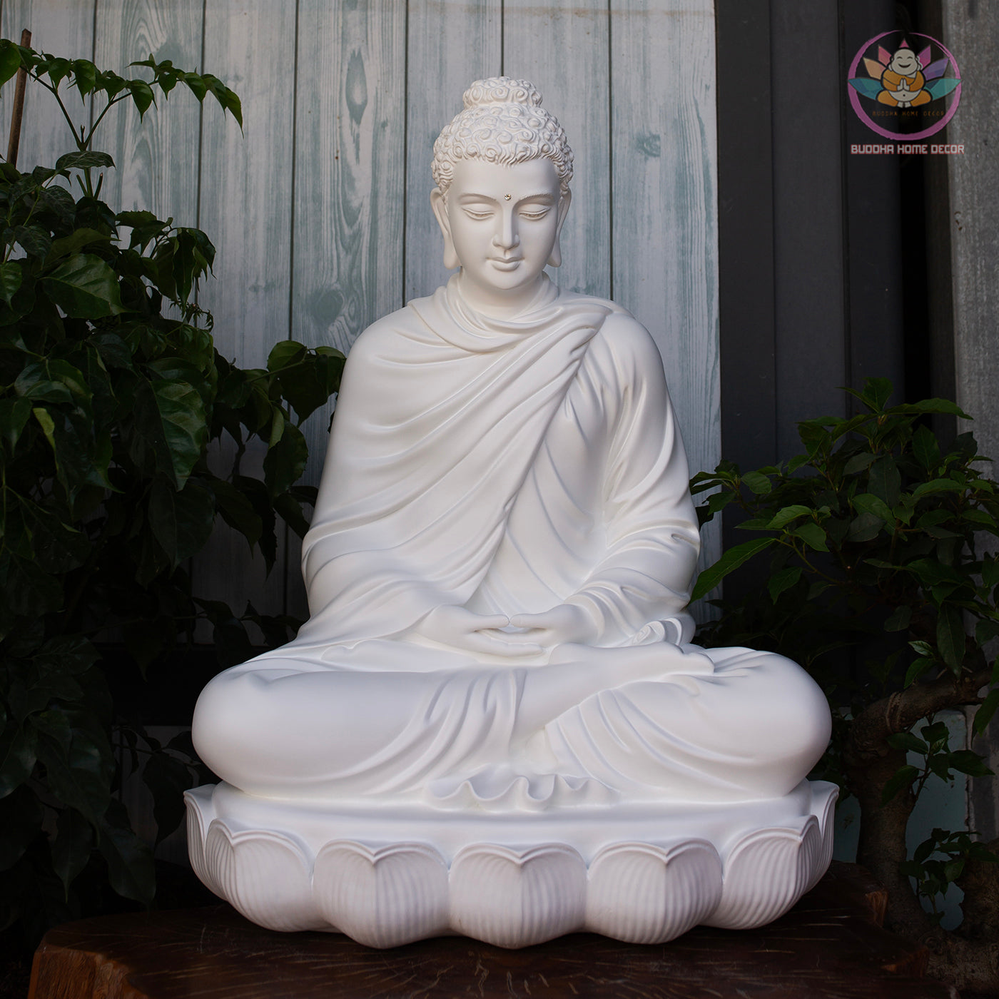 White Buddha Meditation Statue – 23.6" Resin Shakyamuni Buddha Figurine – Zen Altar, Meditation Space, Asian Spiritual Decor Gift