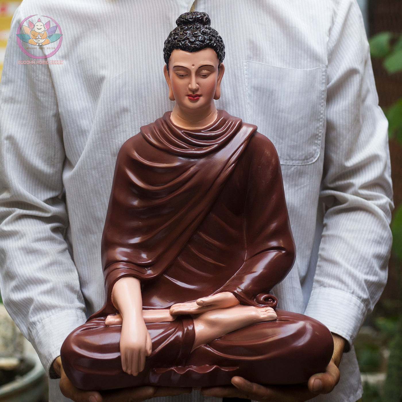 Brown Robe Buddha Statue – 18.1 inches Shakyamuni in Meditation | Glossy Ceramic-Look Finish | Handcrafted Resin | Vietnamese Buddhist Decor
