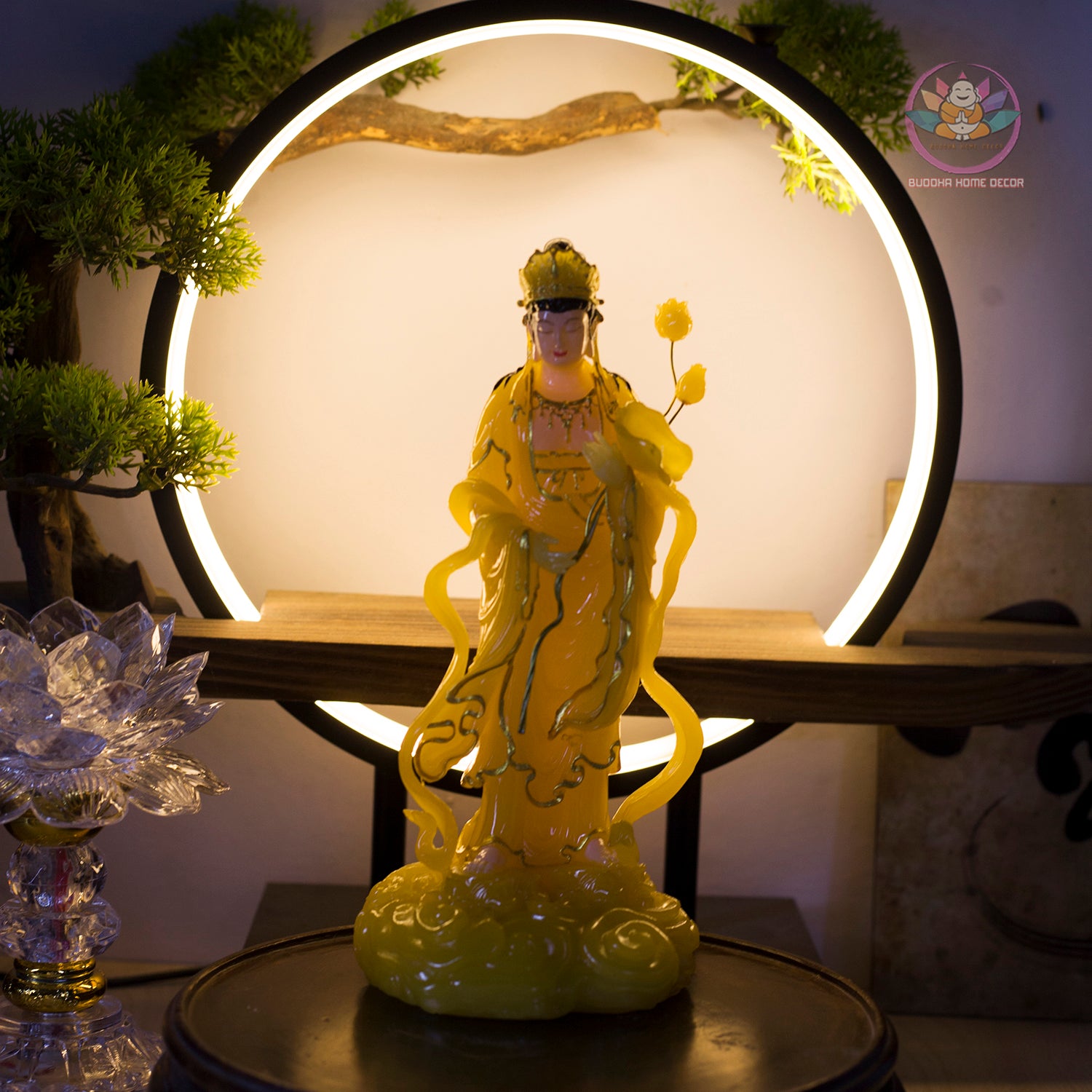 Seishi Bodhisattva Statue – Yellow Quartz Effect Seishi Buddha Figurine | Resin Crystal Look 23cm