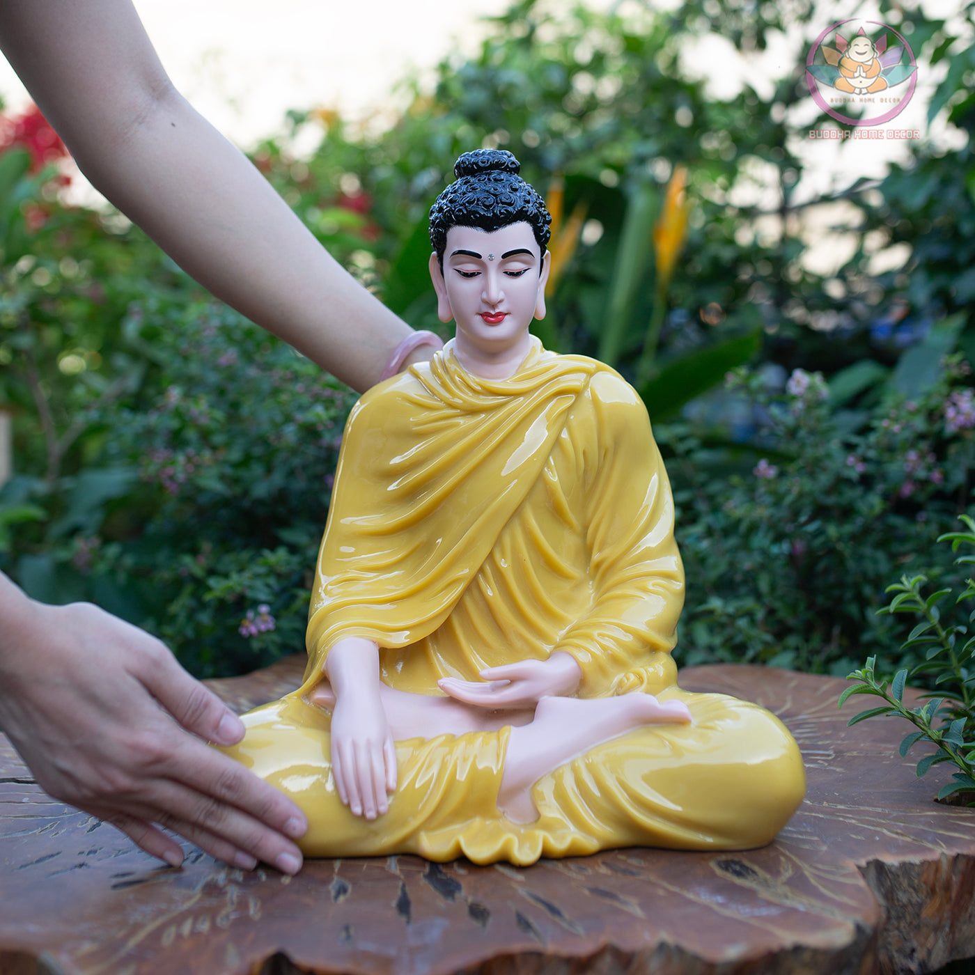 Shakyamuni Buddha Statue – Glossy Yellow Robe Meditation Sculpture – Zen Home Decor, Buddhist Altar Ornament, Spiritual Gift