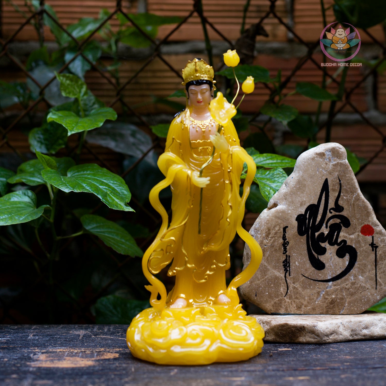 Seishi Bodhisattva Statue – Yellow Quartz Effect Seishi Buddha Figurine | Resin Crystal Look 23cm