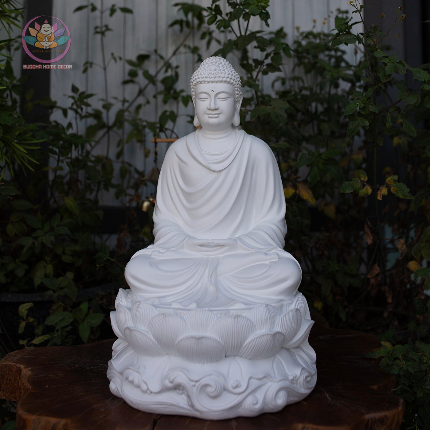 Shakyamuni Buddha Statue – Smiling Resin Meditation Sculpture, Seated Buddha Figurine on Lotus, Zen Buddhist Altar Home Decor