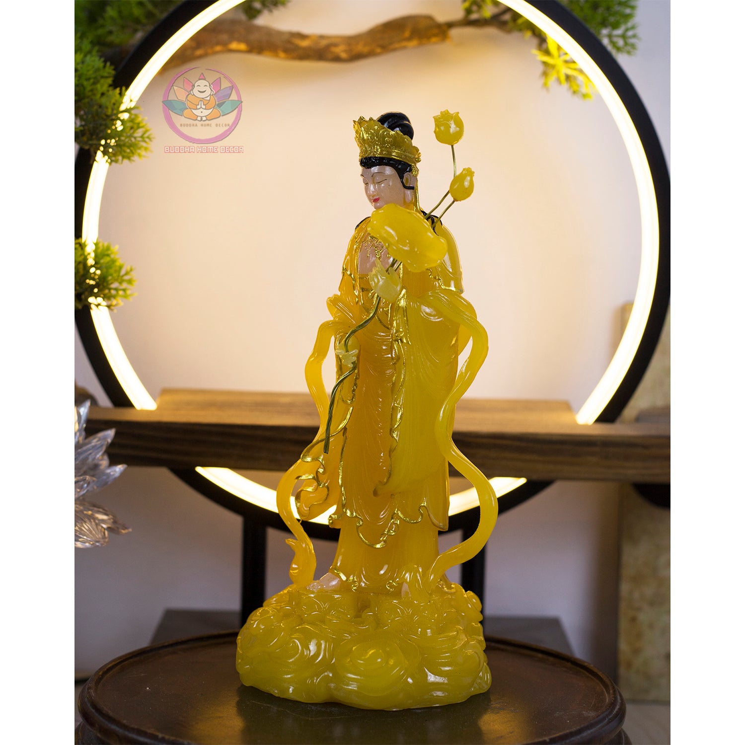 Seishi Bodhisattva Statue – Yellow Quartz Effect Seishi Buddha Figurine | Resin Crystal Look 23cm