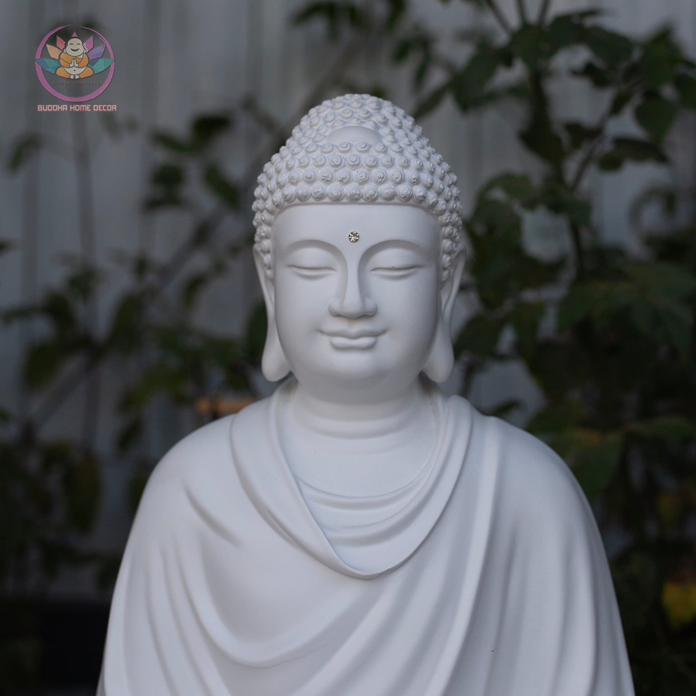 Shakyamuni Buddha Statue – Smiling Resin Meditation Sculpture, Seated Buddha Figurine on Lotus, Zen Buddhist Altar Home Decor