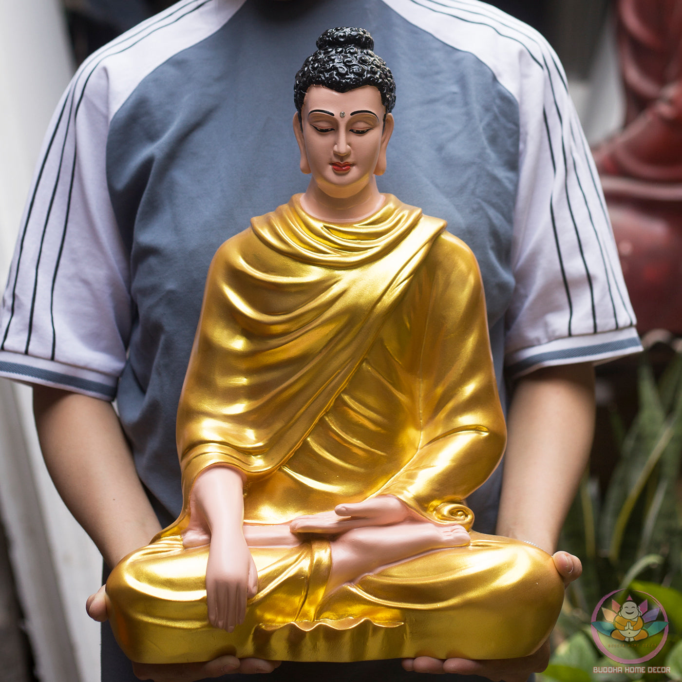 Golden Buddha Statue – 18.1" (46cm) Shakyamuni in Meditation | Hand-Painted Resin | Vietnamese Buddhist Altar Decor | Zen Decor Figurines