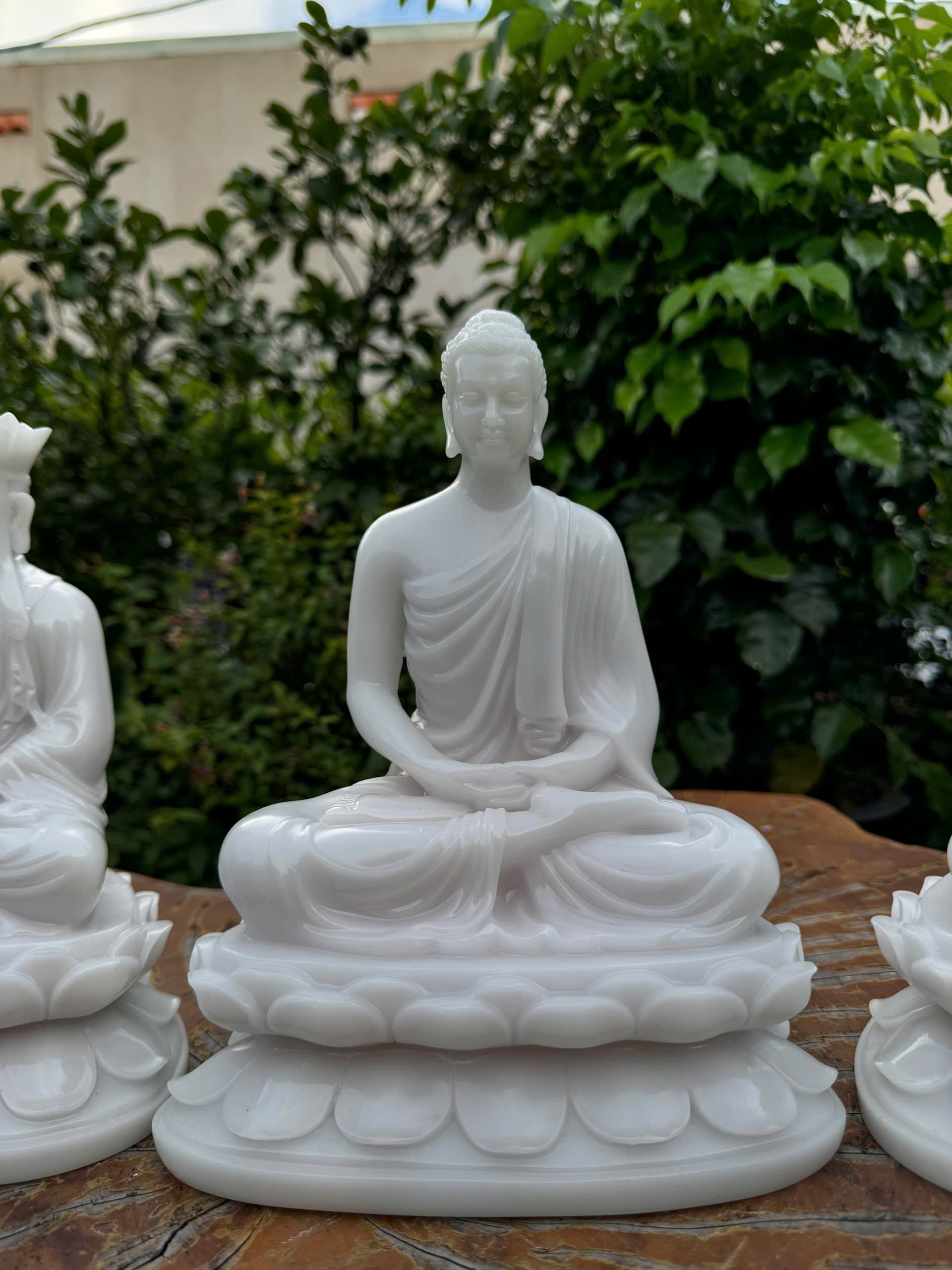 White Resin Buddha Statue Set – 30cm Guanyin & Ksitigarbha, 32cm Shakyamuni Buddha on Lotus Base